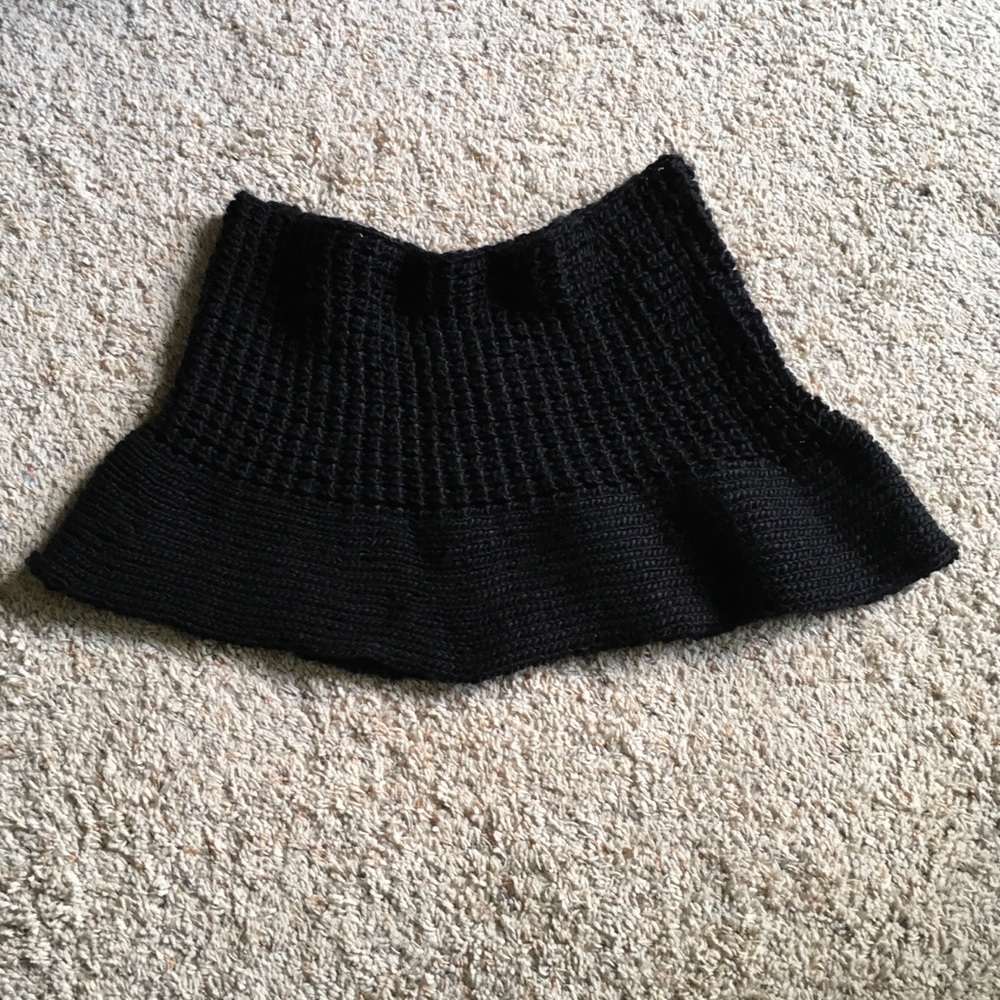 Loosely Knit Black Shoulder Wrap Scarf